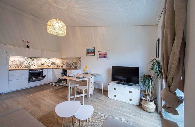 Appartement Cosy à 5 Minutes à Pieds de la Ville Médiévale et 10 Minutes du Lac!