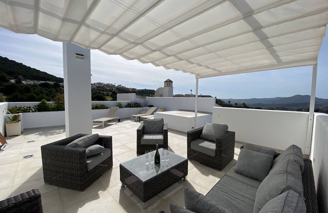 Appartement Attique 3 Terrasses sur Jardin Tropical et Golf