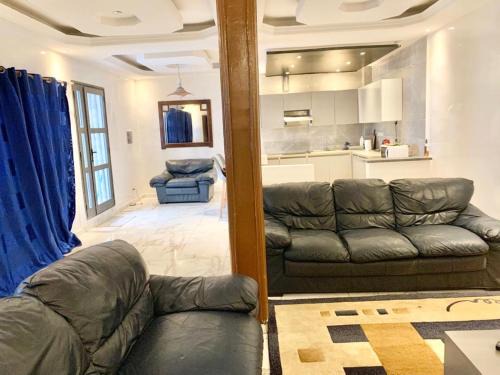 Appartement meublé avec cuisine équipée, au bord la mer
