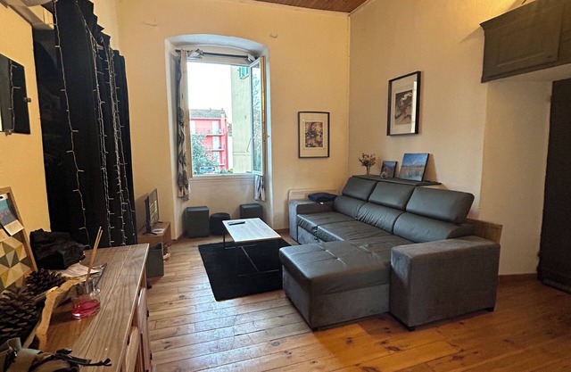 Appartement Place Paoli Dans le Centre Historique de Corté