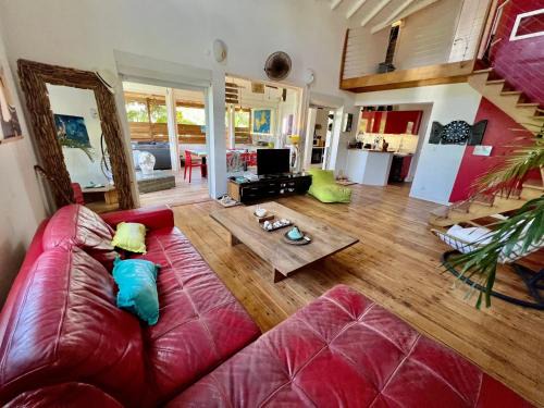 Appartement spacieux à Sainte-Anne, vue sur la mer et jacuzzi