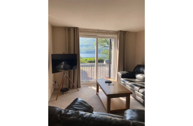 Appin, Beautiful Lochside Apartment with Balcony