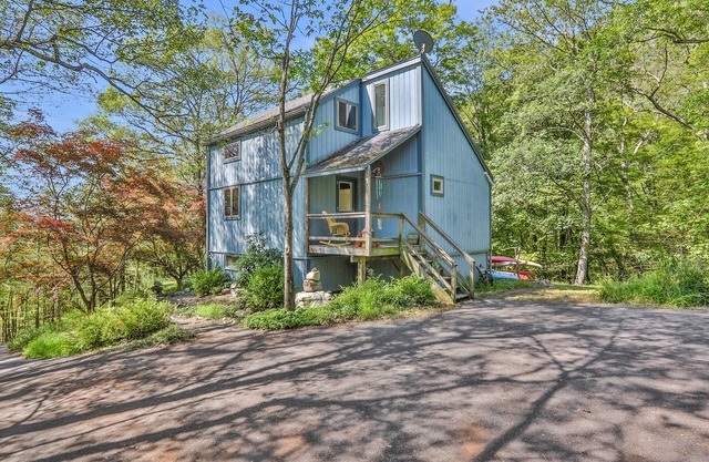 Apple-Pumpkin Picking! Private 3-bedroom home bordering the Mohonk Preserve