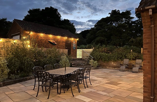 Après Sea short walk to beach & Cromer centre. Large House & Garden-Dogs welcome