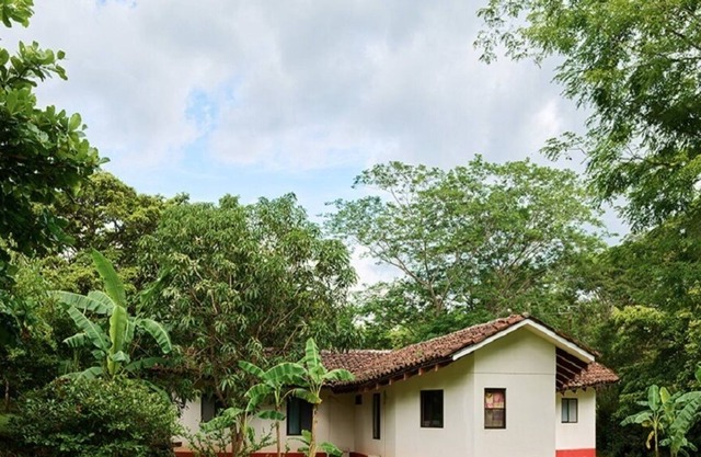 Apt. 4 people in villa of 3 apt. natural park swimming pool