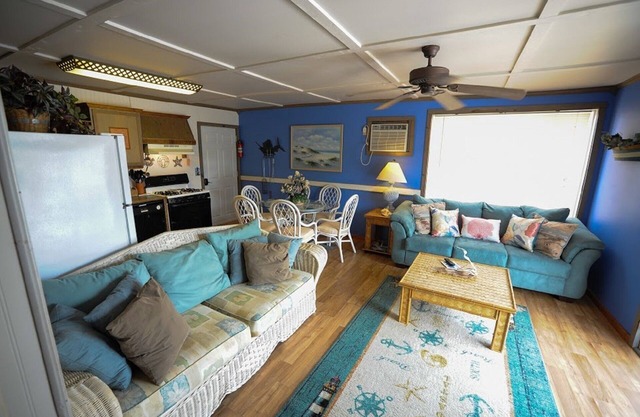 Apt C Dog-Friendly Apartment located approximately 125 feet to the Beach