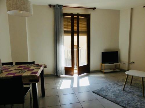 APT6 Confortable PIS en ple centre de Vic APTGARBI