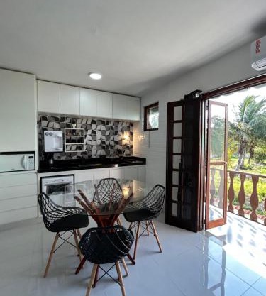 Apto a 100 metros da PRAIA com PISCINA, SAUNA e ESTACIONAMENTO