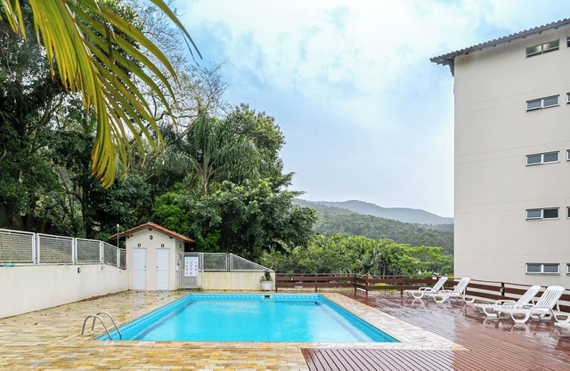 Apto c/Piscina e garagem em Itacorubi CQ8711