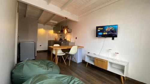 Apto cerca a Hosp Pablo Tobon WiFi 500 Mbps