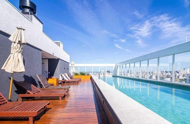 Apto com ótima localização em Azenha-Porto Alegre