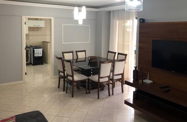 Apto com Ótima Localização em Itapema