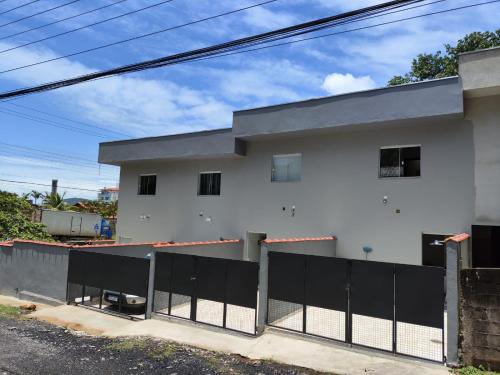 Apto novo 400m da praia Enseada