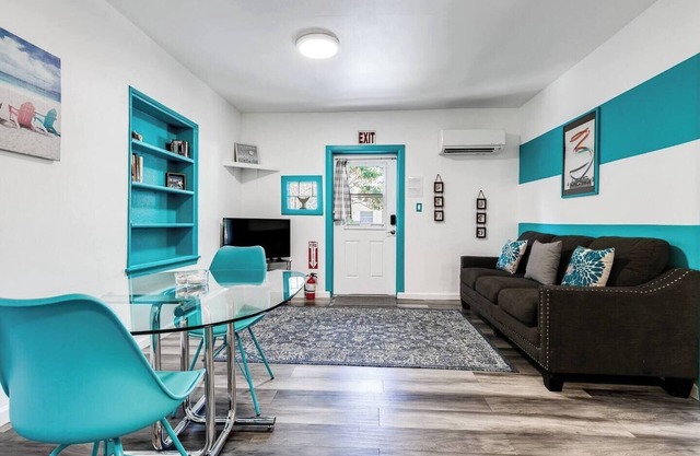 Aqua Breeze Suite with Free Parking
