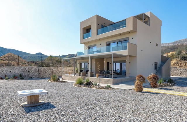 Aquamarine Luxury Suite ground floor