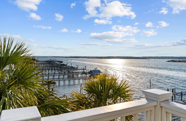 Aquarium #159 - Soundfront Home on Wrightsville Beach w/Private Dock!