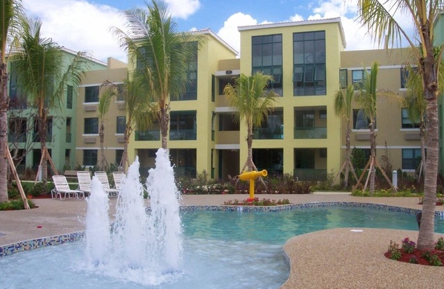 *Aquatika Resort! Beautifull Beach Penthouse! 5 Pools & 3 Jacuzzis*