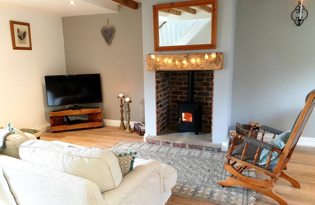 Aquila Cottage; Cosy cottage for 2 on Hadrians Wall. Log Burner. Adults Only.