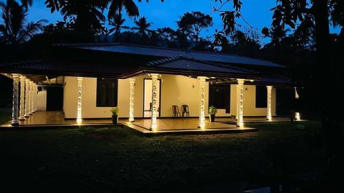 Arachchi Waththa Holiday Bungalow