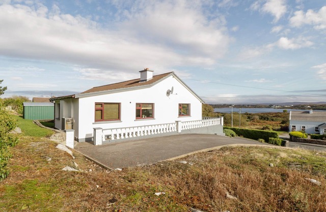 ARAS IOSGAN, family friendly in Carraroe, County Galway