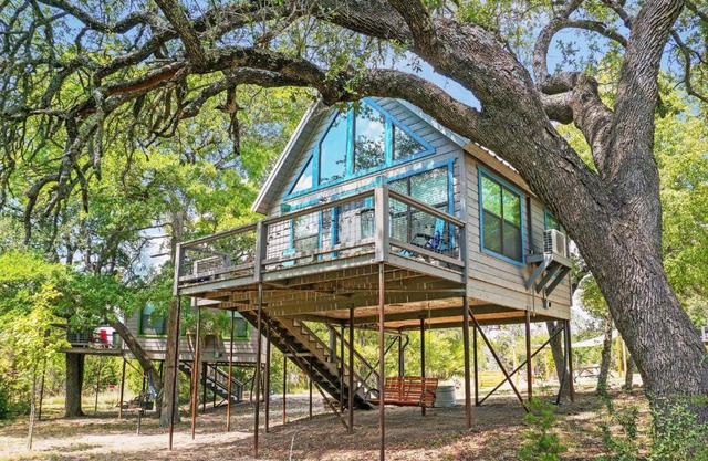 Arbor House of Dripping Springs - Nautical House