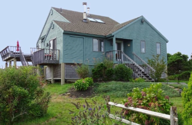 Architect Designed home/Private sub-Division/Private Cape Bay Beach Access