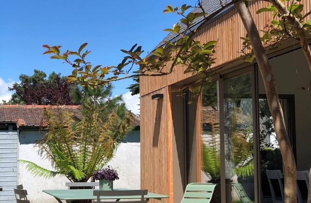 Architect-designed house 50m from the beach