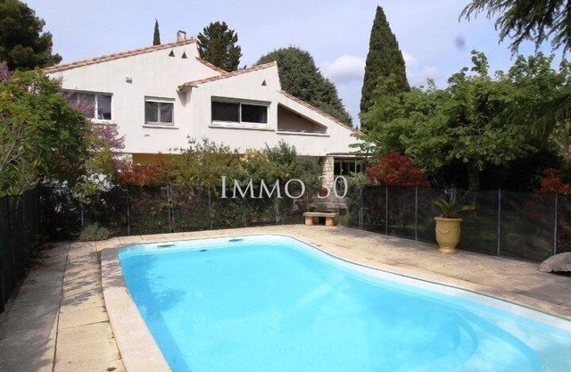 ARCHITECT'S VILLA SWIMMING POOL 20min from Avignon, Nîmes and Camargue.