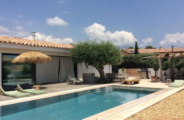 Architect villa, seaside, lecques district in Saint-cyr sur mer