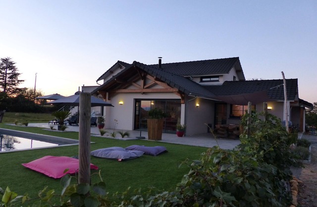 Architect villa with pool, view of the Pyrenees, 10 minutes from Pau