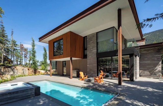 Architectural Gem w/Pool, Hot Tub, Theatre & Private Gondola Access