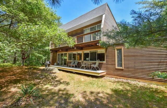 Architectural modern home 5 mins to beach!