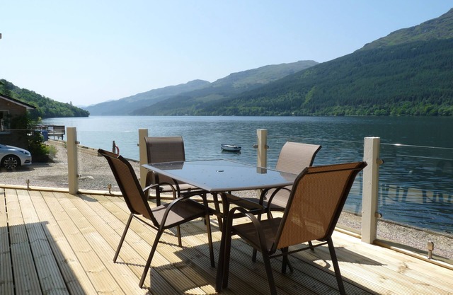 Ardmay Chalet, Arrochar, stunning lochside location Free Kayaks and SUPS