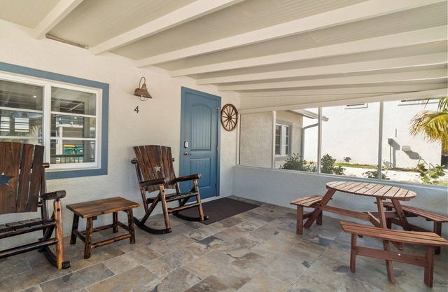 Are you looking for a quaint fishing village in the heart of Captiva Island? - Jensen's Cottage #04