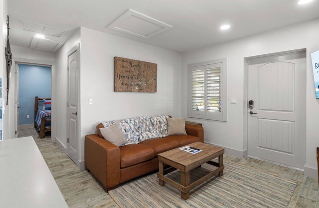 Are you looking for a quaint fishing village in the heart of Captiva Island? - Jensen's Cottage #09