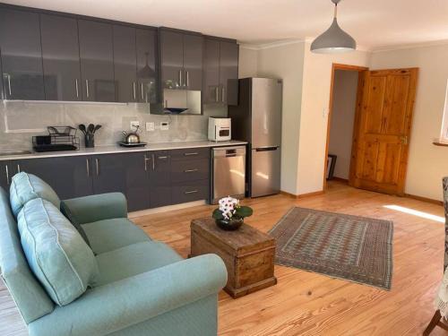 Aristea garden unit- amazing mountain views