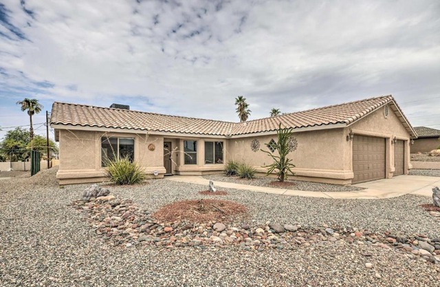 Arizona Retreat with Casita about 2 Mi to Lake Havasu