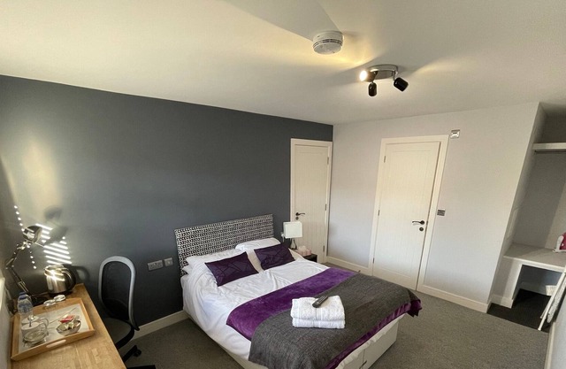 Arlan House, Superb Basingstoke Hotel - Room 01