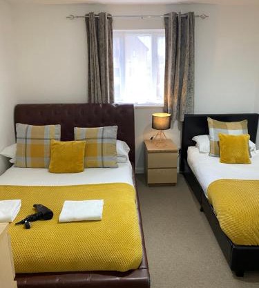 Arma Short Stays 46 Bicester - Sleeps 3 - Free Parking & Garden