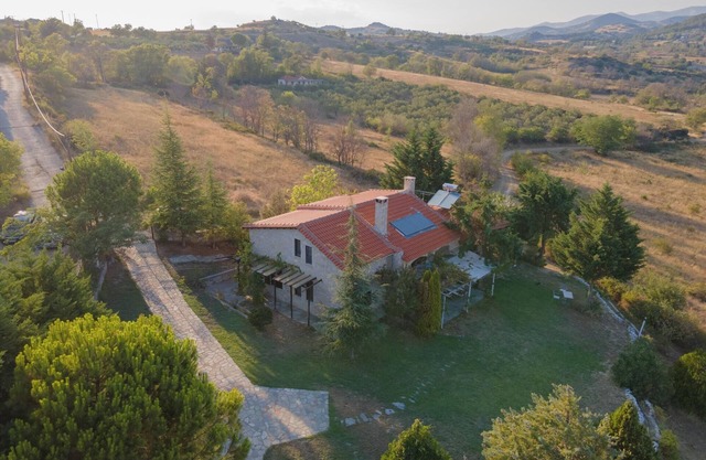 Armonia- Rustic private villa with panoramic views