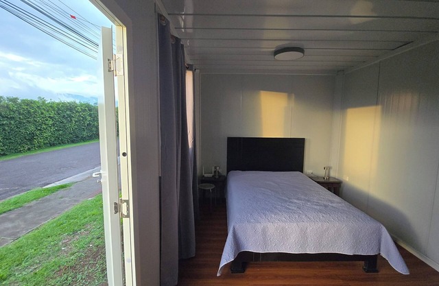 Arrukö: Your Peaceful Hideaway Near the Airport