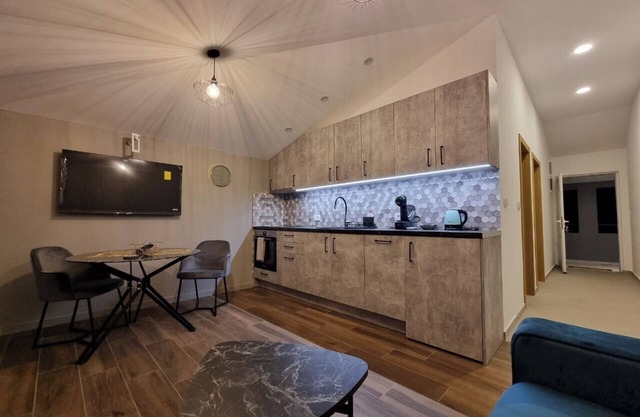 Art deco-inspired apartment in a quiet area near the Airport