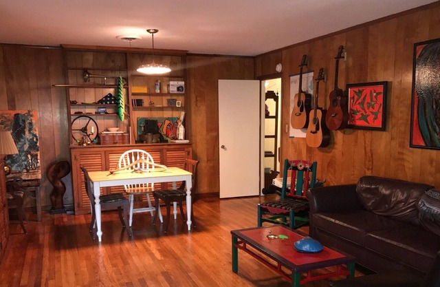Art's Gallery, near Highland Village