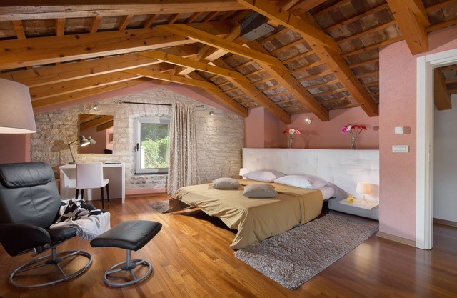 Art Villa with Pool on 700m2