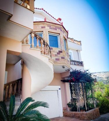 Artemis Residence