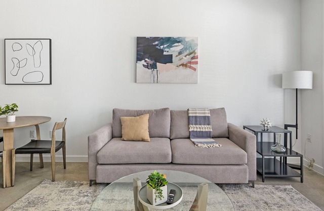 Artesian 2BD 8 - Two Bedroom Apartment, Sleeps 4