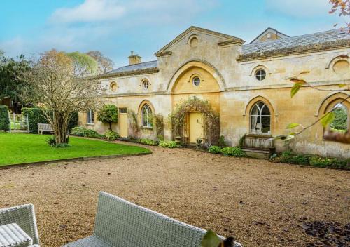 Artisan Hall: 4BD Stunning Grandeur in Cotswolds