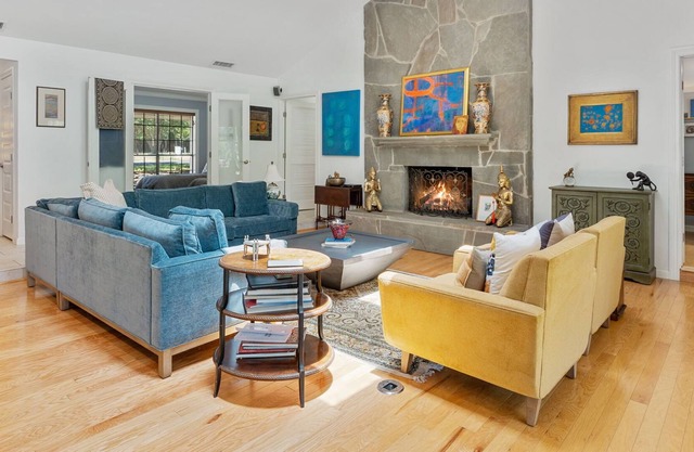 Artist's Paradise | 3BR w/Country Setting on Creek