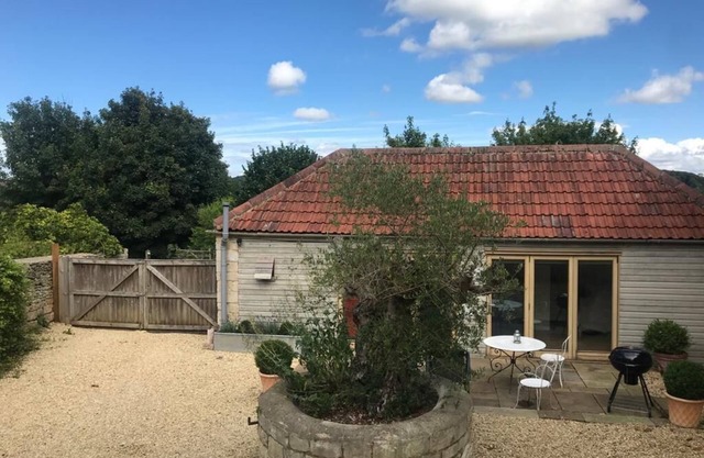 Artist's Studio in Edge in stunning countryside