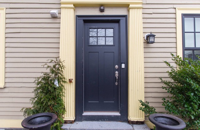 Artistic Historical home, walkDT